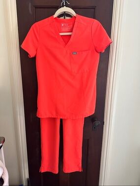 Figs Women's Scrub Set in Fiery Coral